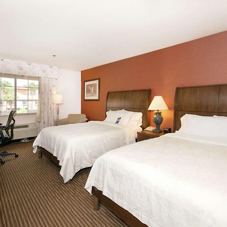 Hilton Garden Inn Palm Springs/Ранчо-Мираж Экстерьер фото